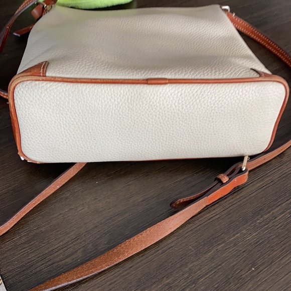 Dooney & Bourke crossbody purse - Picture 9 of 9